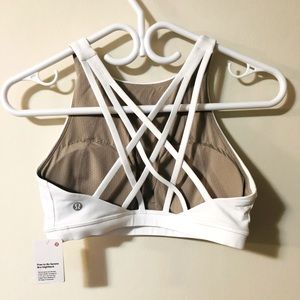 BNWT Lululemon High Neck Free to be Serene Bra